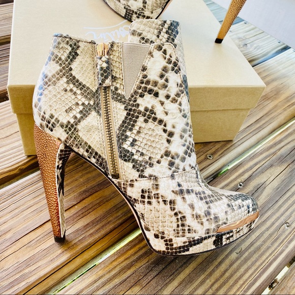 Herve Leger Mercer Booties Anaconda Print sz 8 EUC - Picture 10 of 16